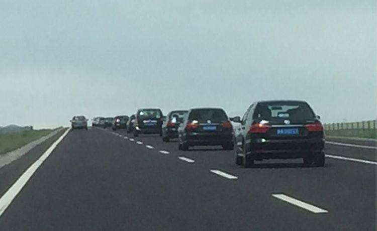 敦煌旅游包車中該注意哪些事項(xiàng)呢？