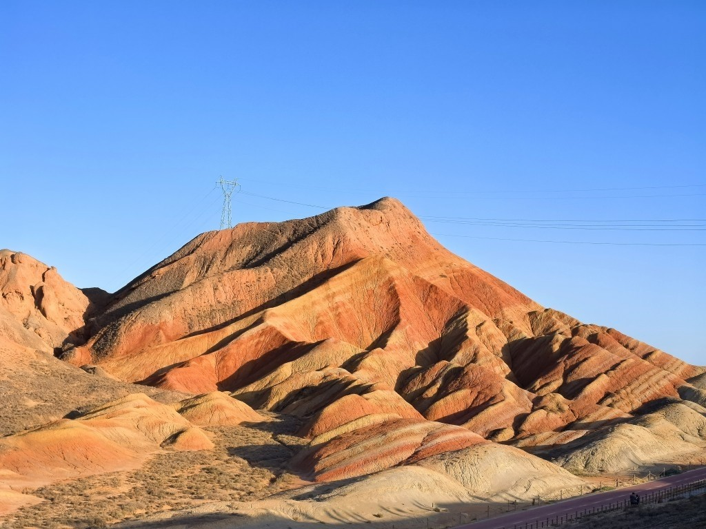 敦煌租車(chē)公司哪家好？敦煌租車(chē)公司如何選擇比較好呢？