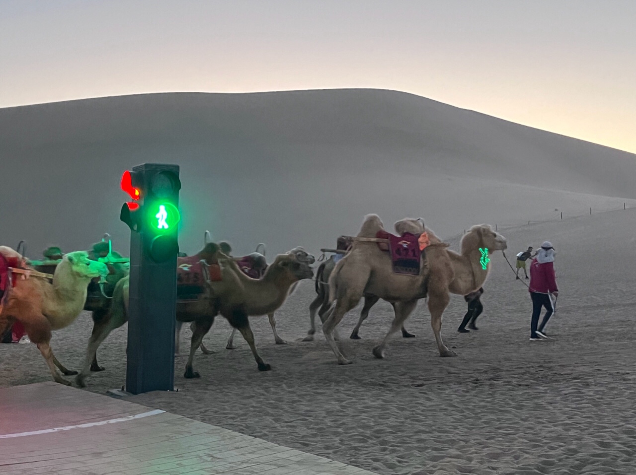 敦煌逐西租車公司：假日出游安全三要點