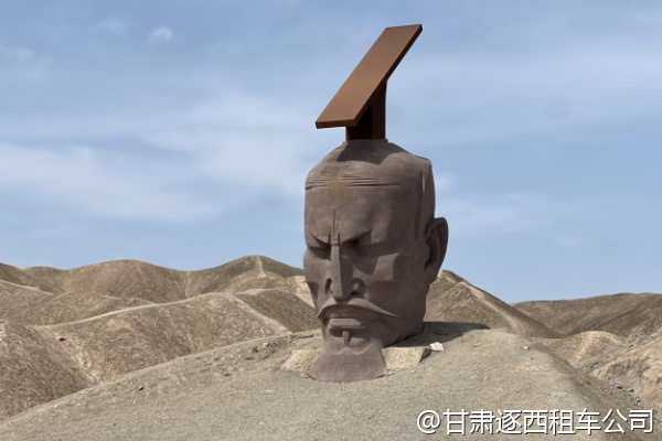 想包一輛奔馳商務(wù)車去張掖丹霞，一天多少錢？  