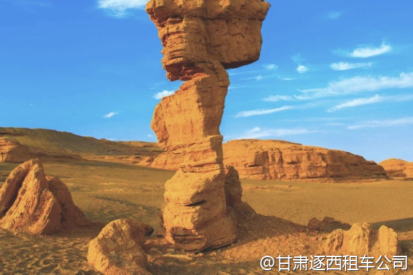 想租越野車穿越巴丹吉林沙漠，需要什么特殊準備？  